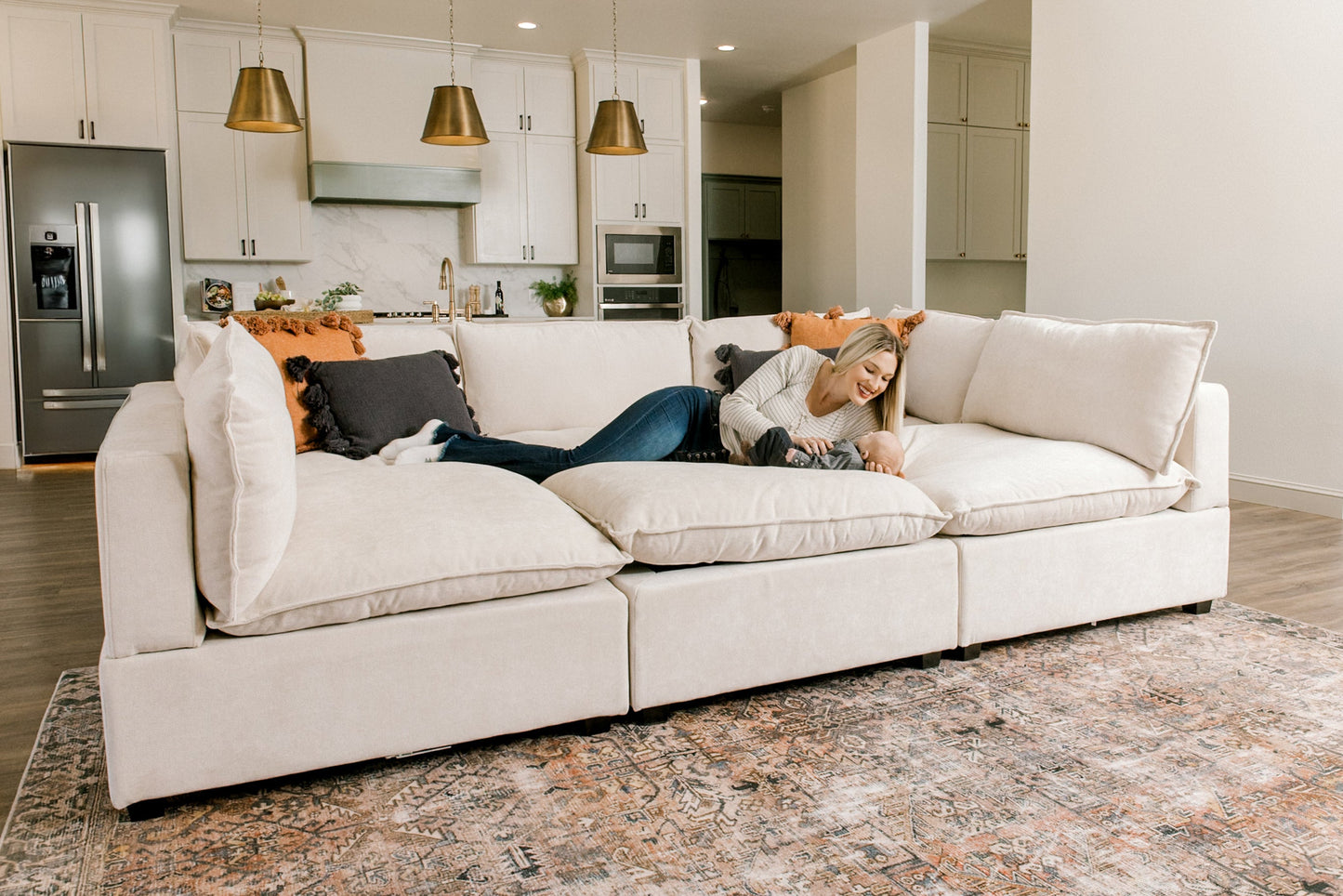 Luna Sofa 86" + Ottoman