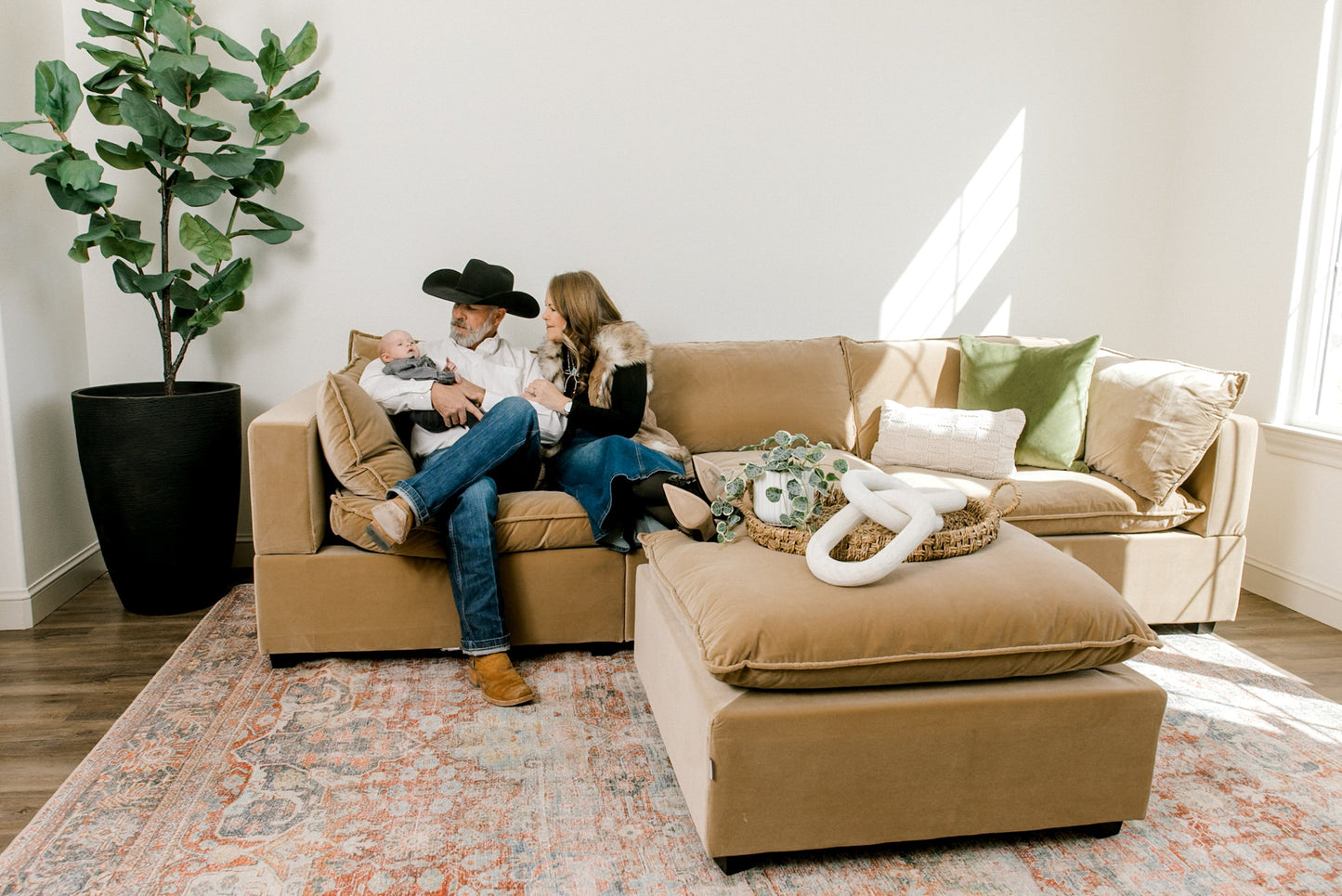 Luna Sofa 86" + Ottoman